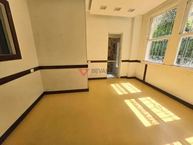 Imagem 4: Casa à venda em Laranjeiras: 300m², 5 quartos, R$ 2.500.000