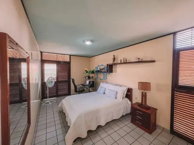 Imagem 4: Casa Candelária - Casa Alto Padrão / casa em Candelária confortável e muito espaço c