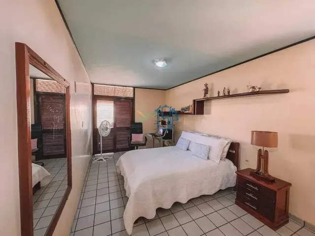 Imagem 6: Casa Candelária - Casa Alto Padrão / casa em Candelária confortável e muito espaço c