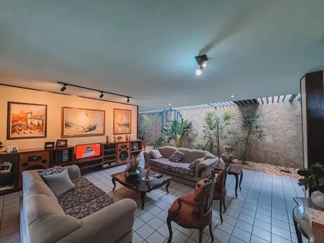 Imagem 5: Casa Candelária - Casa Alto Padrão / casa em Candelária confortável e muito espaço c