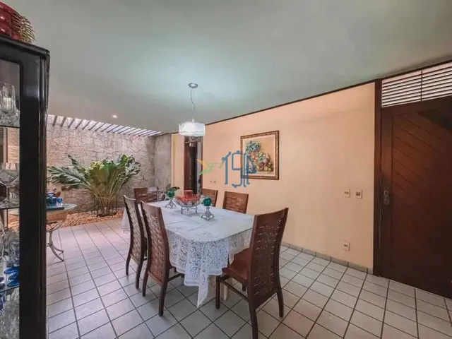 Imagem 3: Casa Candelária - Casa Alto Padrão / casa em Candelária confortável e muito espaço c