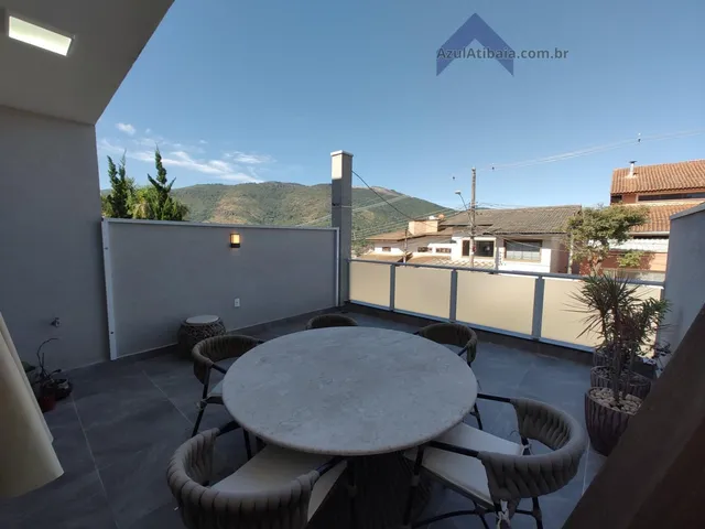 Imagem: Casa com 4 Quartos e Vista para a Pedra