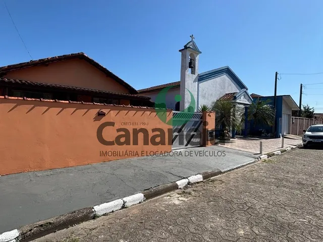 Imagem 12: Casa Confortável e Ampla com 5 Dormitórios para Venda no Bairro do Rocio em Cananéia/Sp