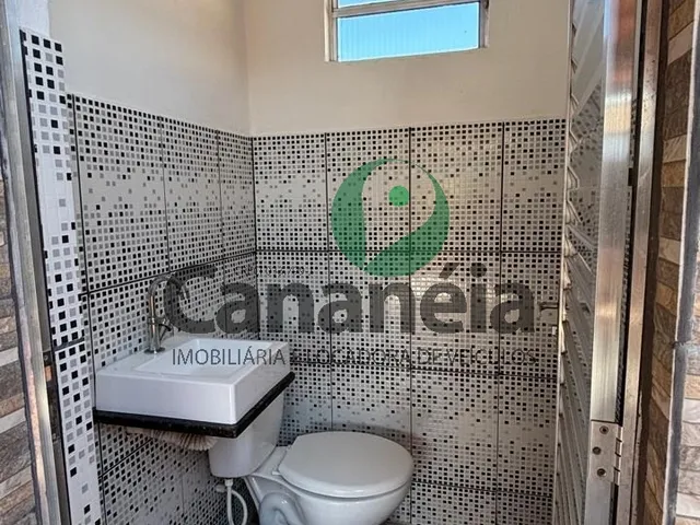 Imagem 5: Casa Confortável e Ampla com 5 Dormitórios para Venda no Bairro do Rocio em Cananéia/Sp