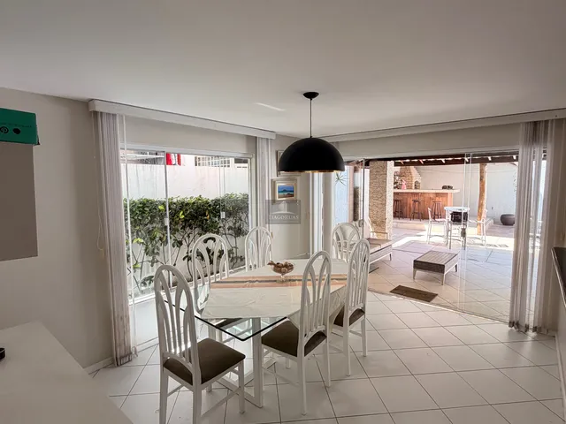 Imagem 13: Venda Casa de Luxo em Condomínio Univillas - 4 Quartos, 3 Suítes, Piscina