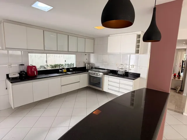 Imagem 14: Venda Casa de Luxo em Condomínio Univillas - 4 Quartos, 3 Suítes, Piscina