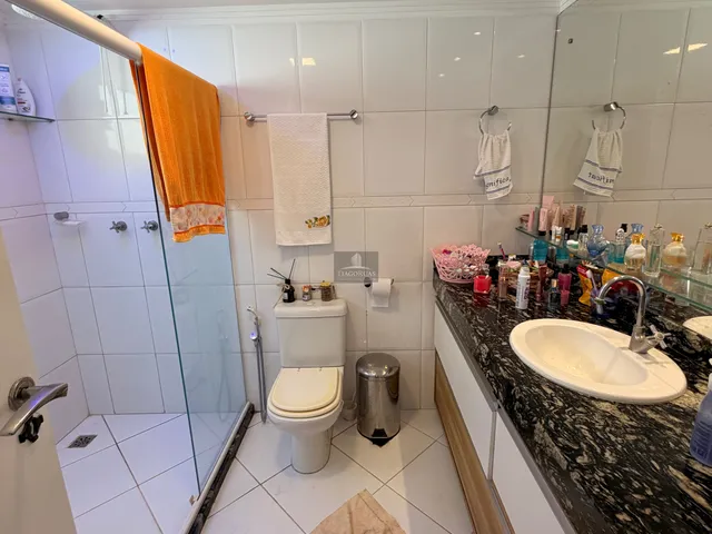 Imagem 10: Venda Casa de Luxo em Condomínio Univillas - 4 Quartos, 3 Suítes, Piscina