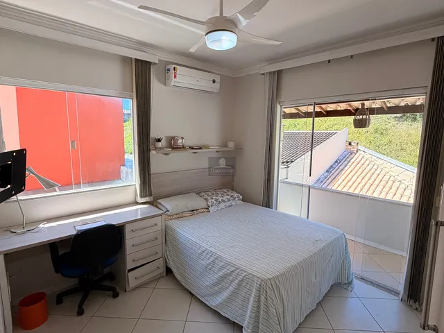 Imagem 12: Venda Casa de Luxo em Condomínio Univillas - 4 Quartos, 3 Suítes, Piscina
