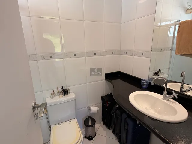 Imagem 3: Venda Casa de Luxo em Condomínio Univillas - 4 Quartos, 3 Suítes, Piscina