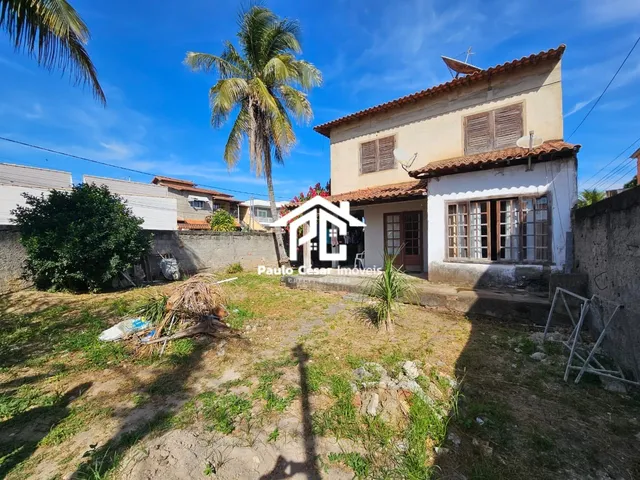 Imagem: A casa possui 3 Dormitórios, 3 Banheiros, 1 Vaga na