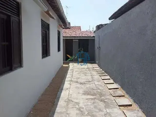 Imagem 2: CASA AMPLA COM 4 QUARTOS, SUÍTE, 360M² DE TERRENO E 3 VAGAS À VENDA EM NEÓPOLIS!