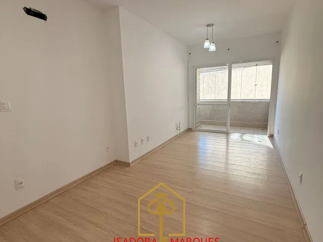 Imagem: O apartamento possui 2 Dormitórios, 1 Suíte, 2 Banheiros,