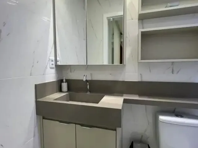 Imagem 16: Vendo linda Casa com piscina privativa e no condomínio com 4 suítes amplas, reformada