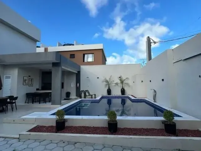 Imagem 7: Vendo linda Casa com piscina privativa e no condomínio com 4 suítes amplas, reformada