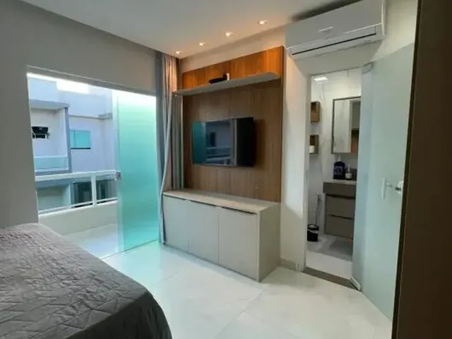 Imagem 6: Vendo linda Casa com piscina privativa e no condomínio com 4 suítes amplas, reformada