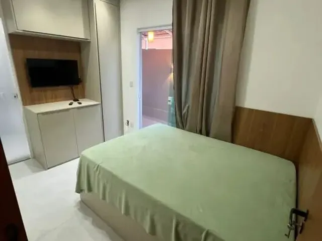 Imagem 10: Vendo linda Casa com piscina privativa e no condomínio com 4 suítes amplas, reformada