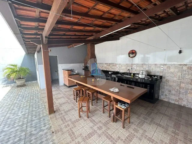 Imagem 6: Locação de Casa de Luxo em Contagem-Mg, Bairro Eldorado: 4 Quartos, 3 Banheiros, 2 Vagas de Garagem, 238M² de Área!