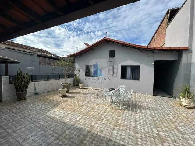 Imagem 9: Locação de Casa de Luxo em Contagem-Mg, Bairro Eldorado: 4 Quartos, 3 Banheiros, 2 Vagas de Garagem, 238M² de Área!
