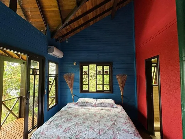 Imagem 3: Casa Exclusiva Inspirada em Bali À Beira da Lagoa 3 Suítes, Hidromassagem e Chalé Mobiliado