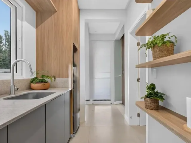Imagem 2: CASA NO CONDOMÍNIO HARAS RIO DO OURO COM 3 SUITES