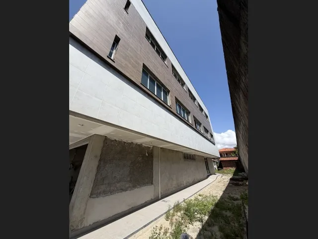 Imagem 12: Prédio Comercial com Pavimento Disponível para Locação no Parque Manibura