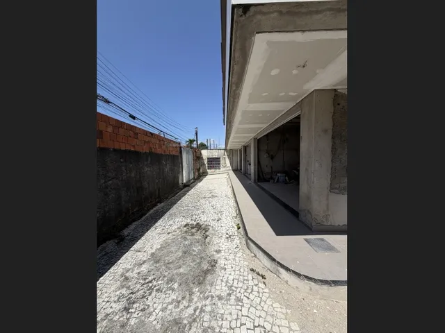 Imagem 2: Prédio Comercial com Pavimento Disponível para Locação no Parque Manibura