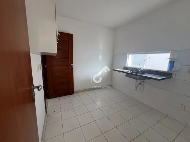 Imagem 9: ESTRADA DO COCO, Abrantes. Duplex composto de 4 quartos sendo 1 suíte superior e 1