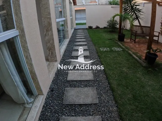 Imagem 2: Casa de 6 Quartos de Alto Padrão à Venda em Setiba - Guarapari