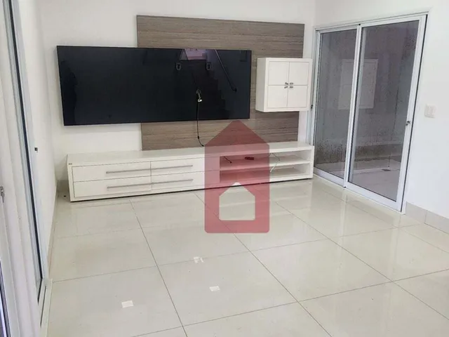 Imagem 3: Casa Espaçosa e Piscina