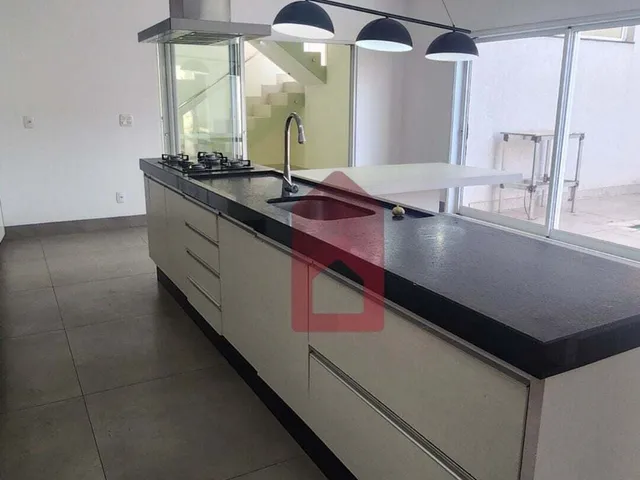 Imagem 11: Casa Espaçosa e Piscina