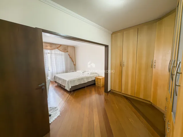 Imagem 9: Casa Sobrado de 1 pavimento de rua com 4 quartos, 344m2 construídos, 6 vagas, localizada