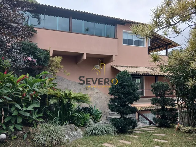 Imagem: Casa triplex à venda no bairro Itacoatiara