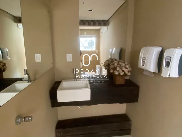 Imagem 6: Casa comercial desocupada, semimobiliada, com 7 salas