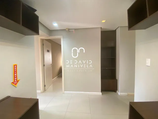 Imagem 11: Casa comercial desocupada, semimobiliada, com 7 salas