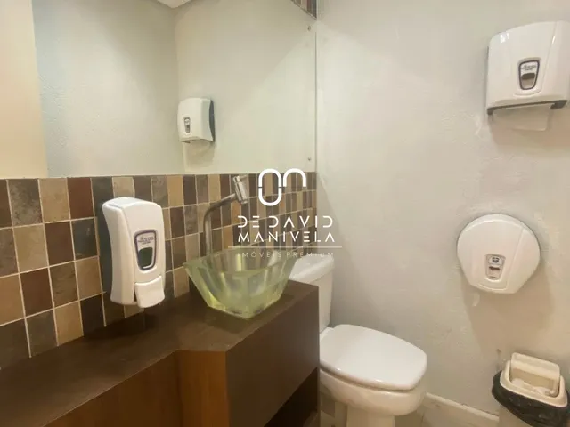 Imagem 9: Casa comercial desocupada, semimobiliada, com 7 salas