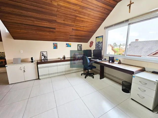 Imagem 15: Casa em Condomínio Exclusivo no Bom Retiro. 278M² . 4 Quartos. Ático com Lareira
