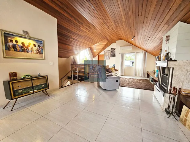 Imagem 16: Casa em Condomínio Exclusivo no Bom Retiro. 278M² . 4 Quartos. Ático com Lareira