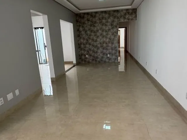 Imagem: Casa em Rua Fechada no Bairro Santa Cruz