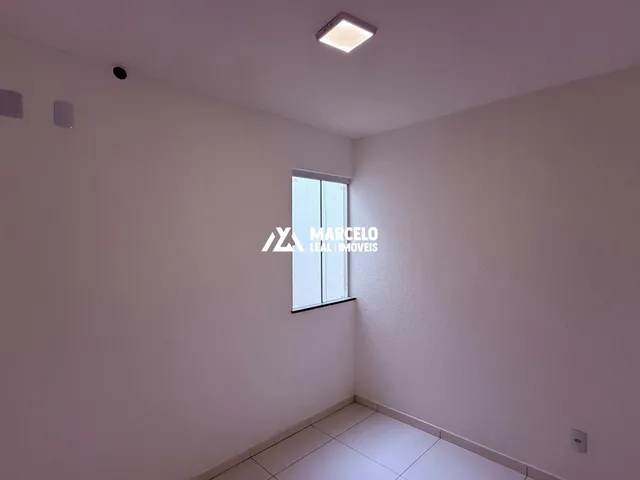 Imagem 2: Alugo casa solta de 2/4 sendo 01 suite nova (1º locação) em Condominio com compl