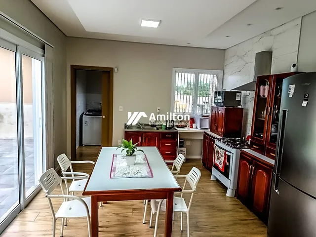 Imagem 2: Casa Tecnológica com Piscina Aquecida e Suíte na Vila Nova