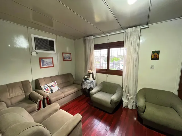 Imagem 5: Casa à Venda com 4 Dormitórios e Garagem