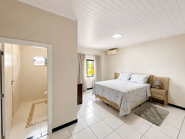 Imagem 7: Casa com Piscina e Edícula no Fundos