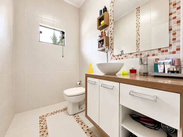 Imagem 5: Casa com Piscina e Edícula no Fundos