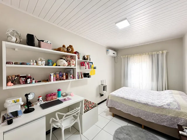 Imagem 6: Casa com Piscina e Edícula no Fundos