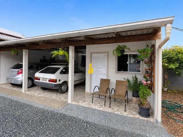Imagem 3: Casa com Piscina e Edícula no Fundos