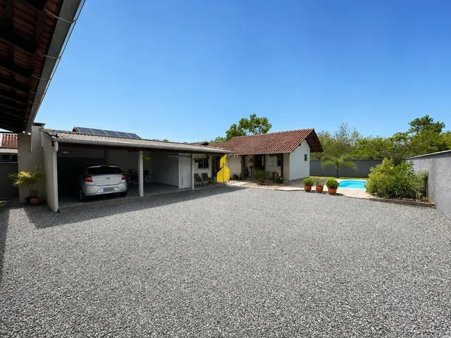 Imagem 14: Casa com Piscina e Edícula no Fundos