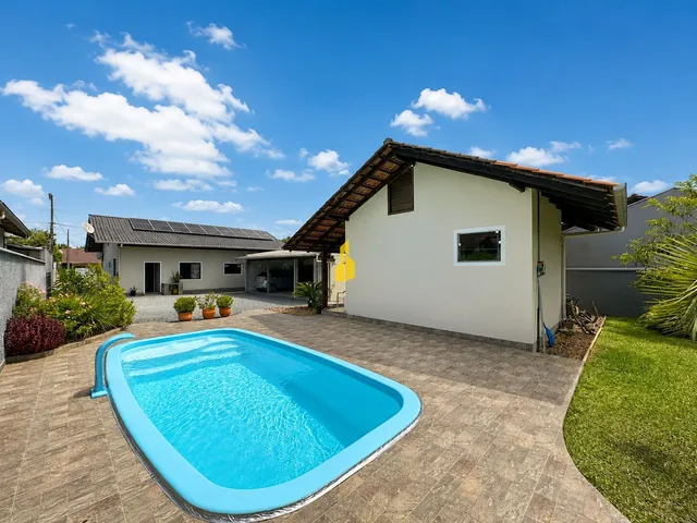 Imagem 15: Casa com Piscina e Edícula no Fundos