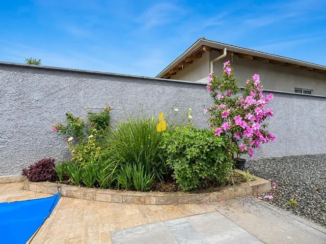 Imagem 9: Casa com Piscina e Edícula no Fundos