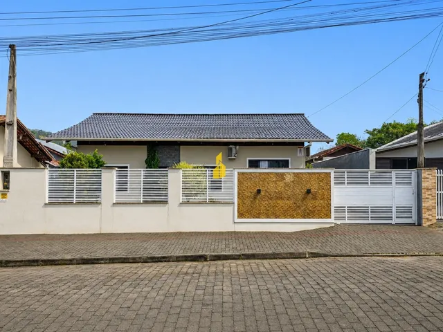 Imagem 10: Casa com Piscina e Edícula no Fundos