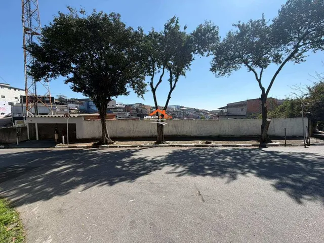 Imagem: A casa possui 3 Dormitórios, 1 Suíte, 1 Banheiro, 2 Vagas
